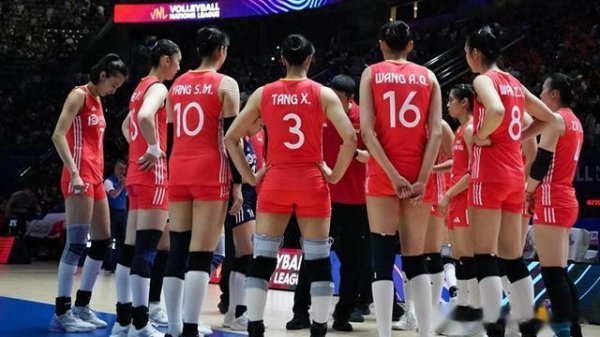 实盘配资排行榜 3-2! 中国女排力克德国, 对他6连胜, 赵勇挥拳庆祝, 小将抗起大旗